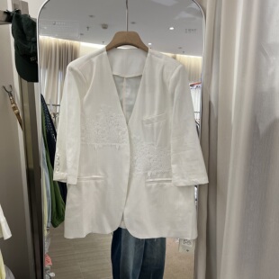 西装 外套女潮 设计感蕾丝钩花拼接天丝亚麻V领七分袖 2026春夏新款