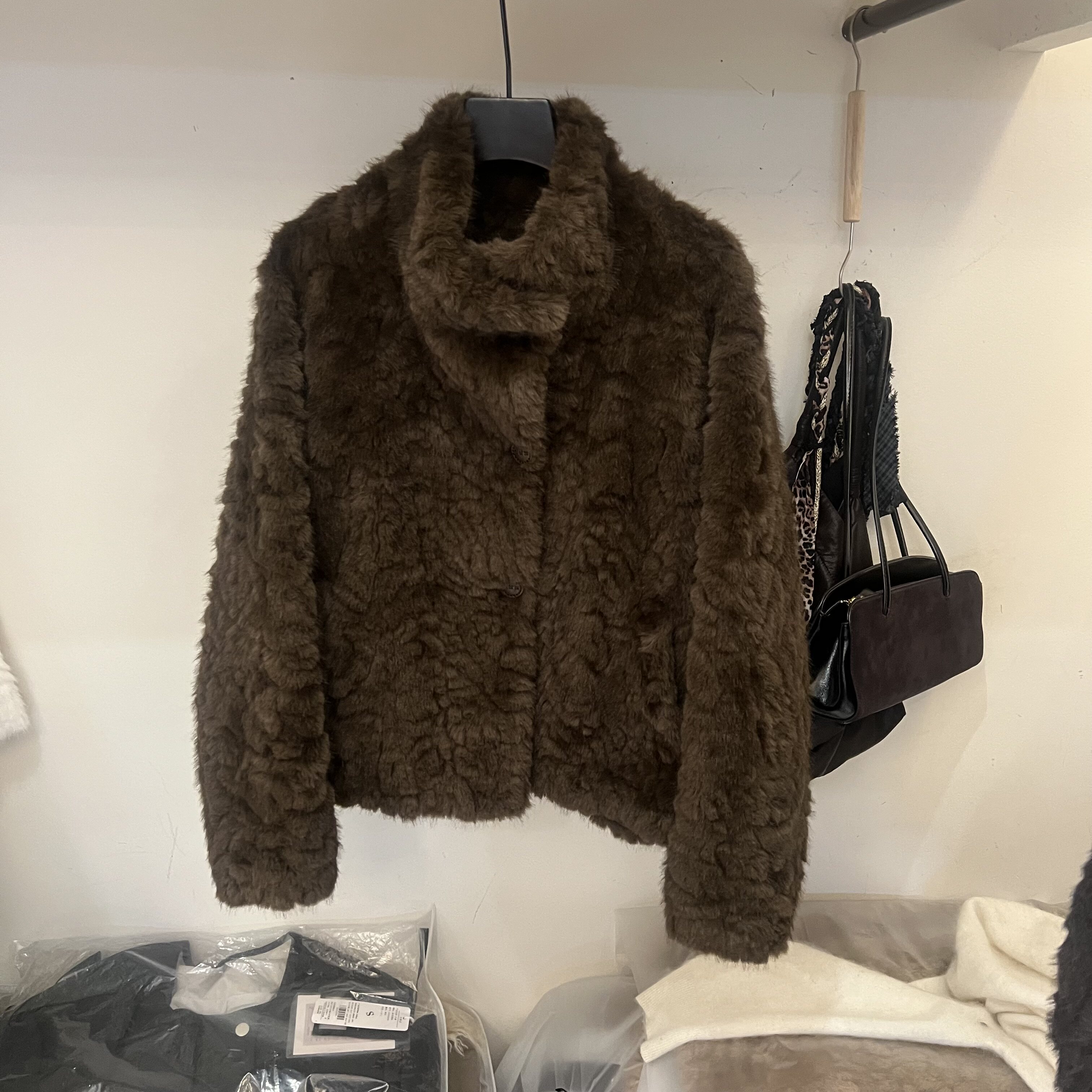 2025冬季新款高级感立领皮毛一体外套女短款环保皮草毛毛外套上衣