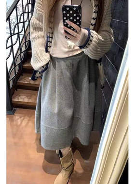 miu系灰色毛呢半身裙女2025秋冬小个子加厚显瘦通勤A字大摆花苞裙