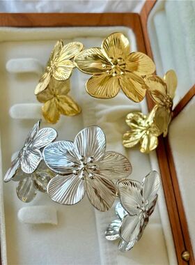 New Personality Wide Flower Bracelet Opening Geometric Hand