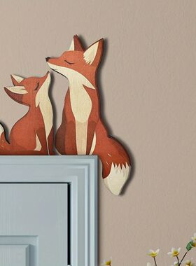 1 Piece Wooden Mother-Son Fox Figurine Door Sign Corner Deco