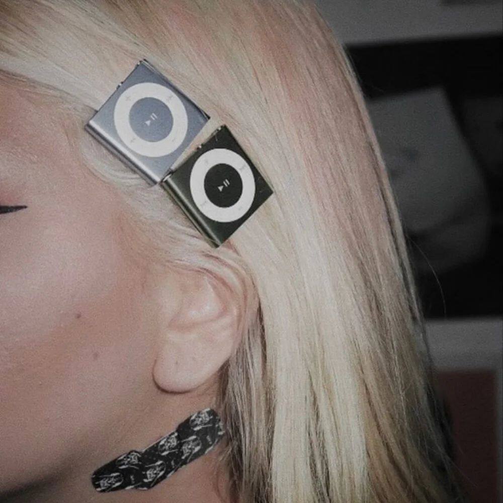 Retro Punk MP3 Hair Clip Player Music Media Fun Y2K Girl Val