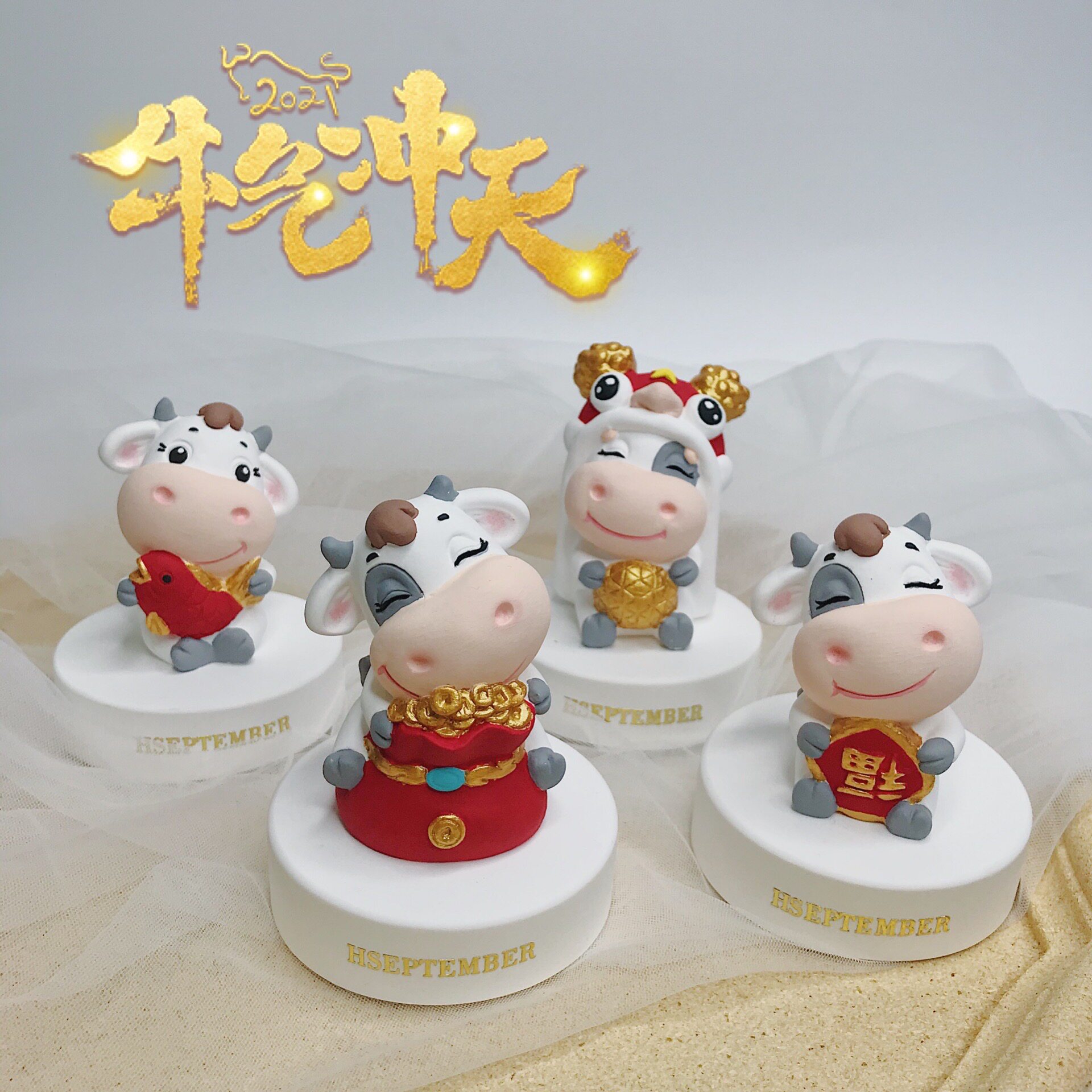 2021新款牛年玩偶摆件小牛车载香薰石膏桌面装饰摆件扩香石淡香氛