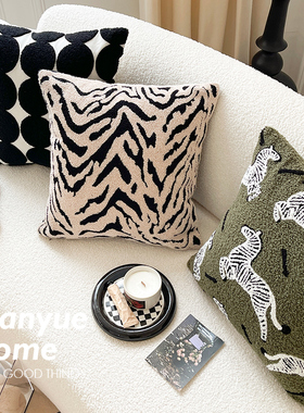 蔓越家 高奢虎纹 北欧沙发PU皮面抱枕抱枕套卧室床头靠背靠垫含芯