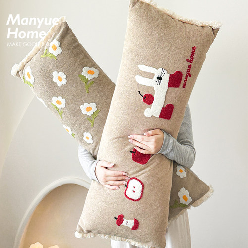 蔓越家卡通绣花抱枕长条枕靠枕
