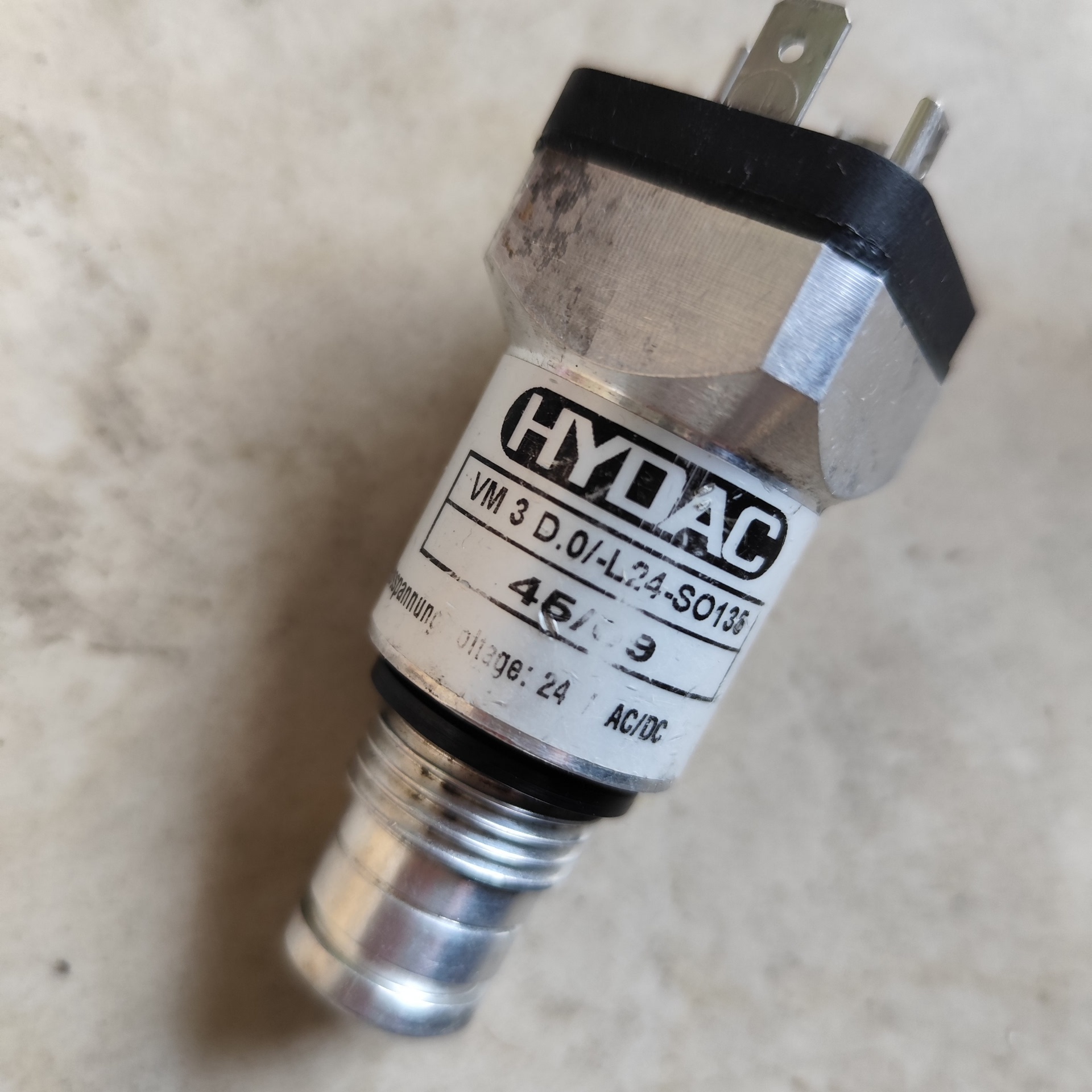 贺德克传感器VM3D0-L24-S0135德国制造原(雅子机械）