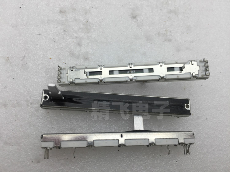 台产75MM双联直滑电位器B10K*2带中心定位轴长20MM脚位4＋4