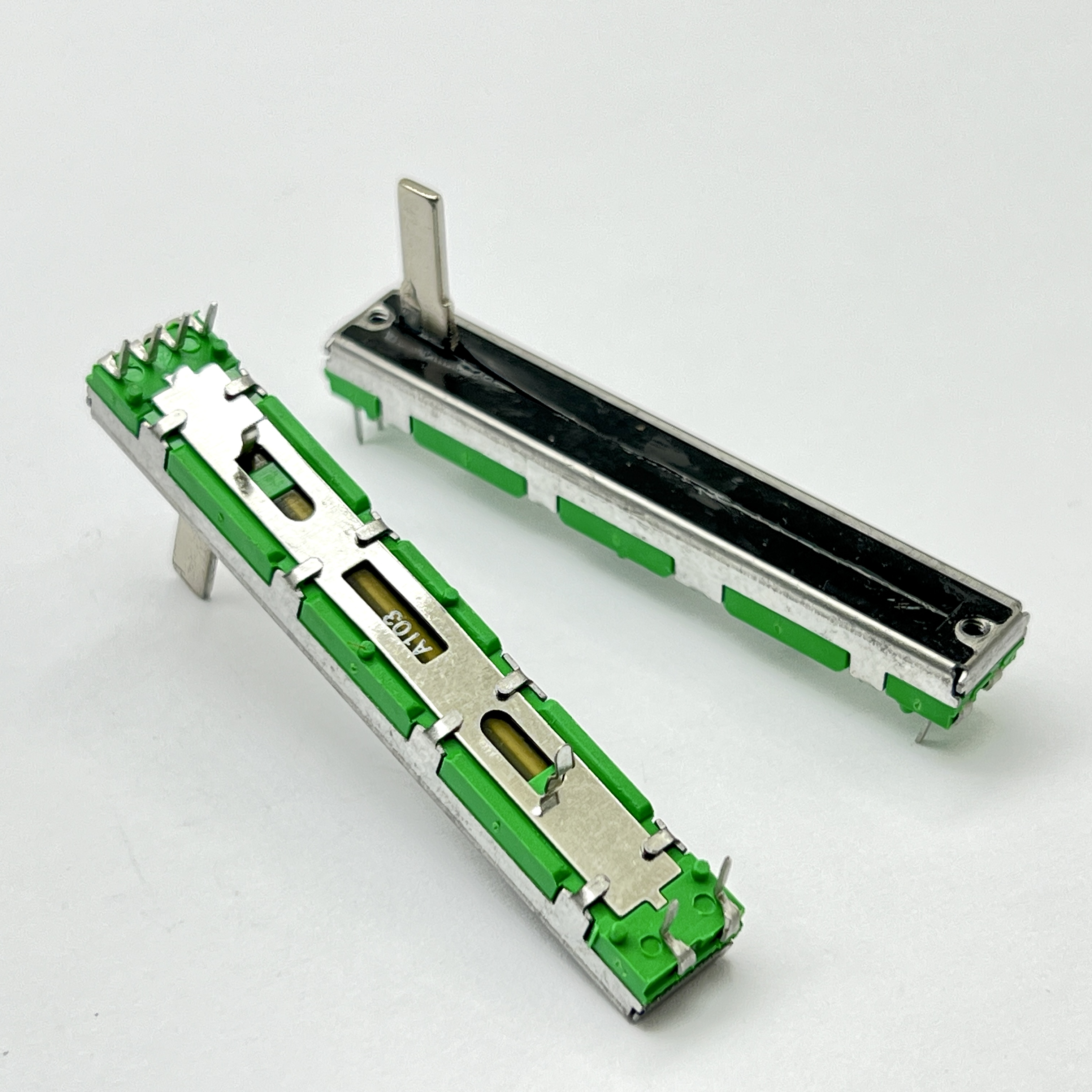 SL4580N防尘60mm直滑双联电位器