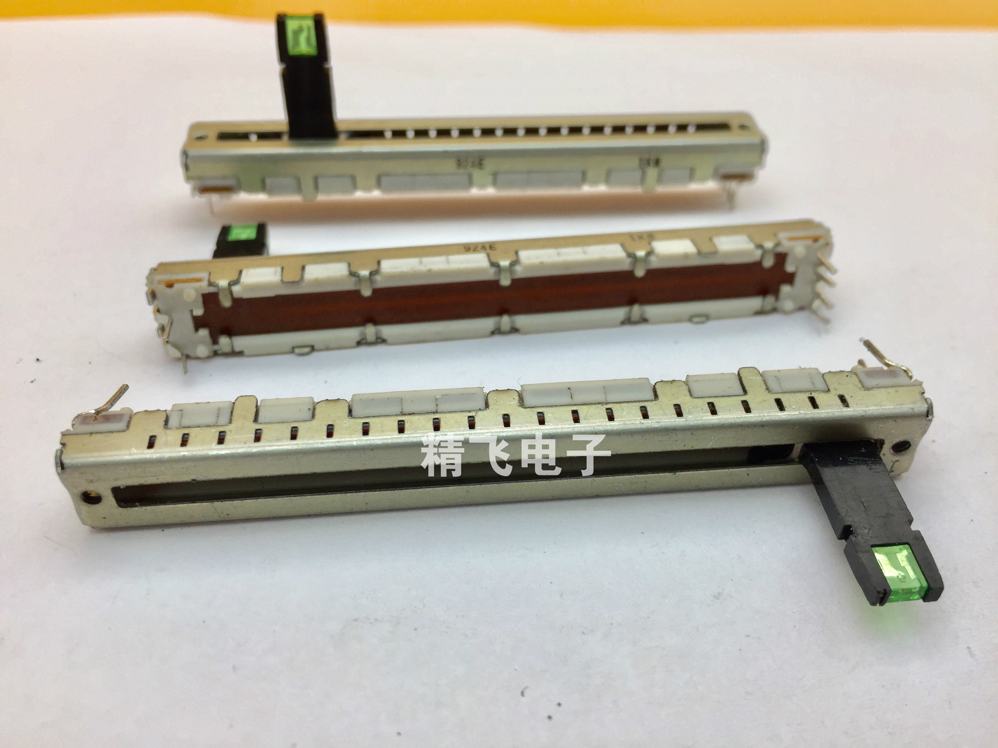 ALPS阿尔卑斯RS6011Y75MM带绿灯直滑电位器B1K单轴长15MM带20定位