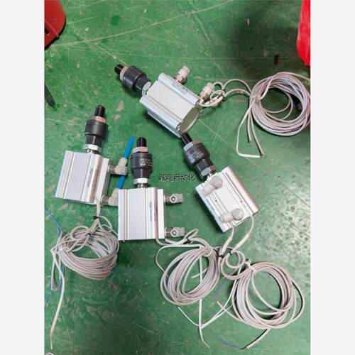 SMC气缸CDQ2A40-25Z实物