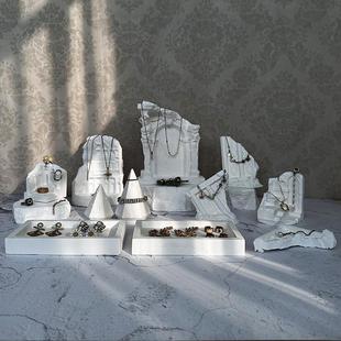 首饰陈列摄影道具残缺的建筑饰品项链拍照摆件自然高级感创意展示