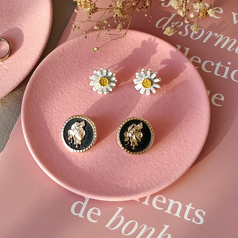 圆形磨砂面粉色陶瓷首饰盘托盘饰品珠宝店铺陈列直播项链拍照道具