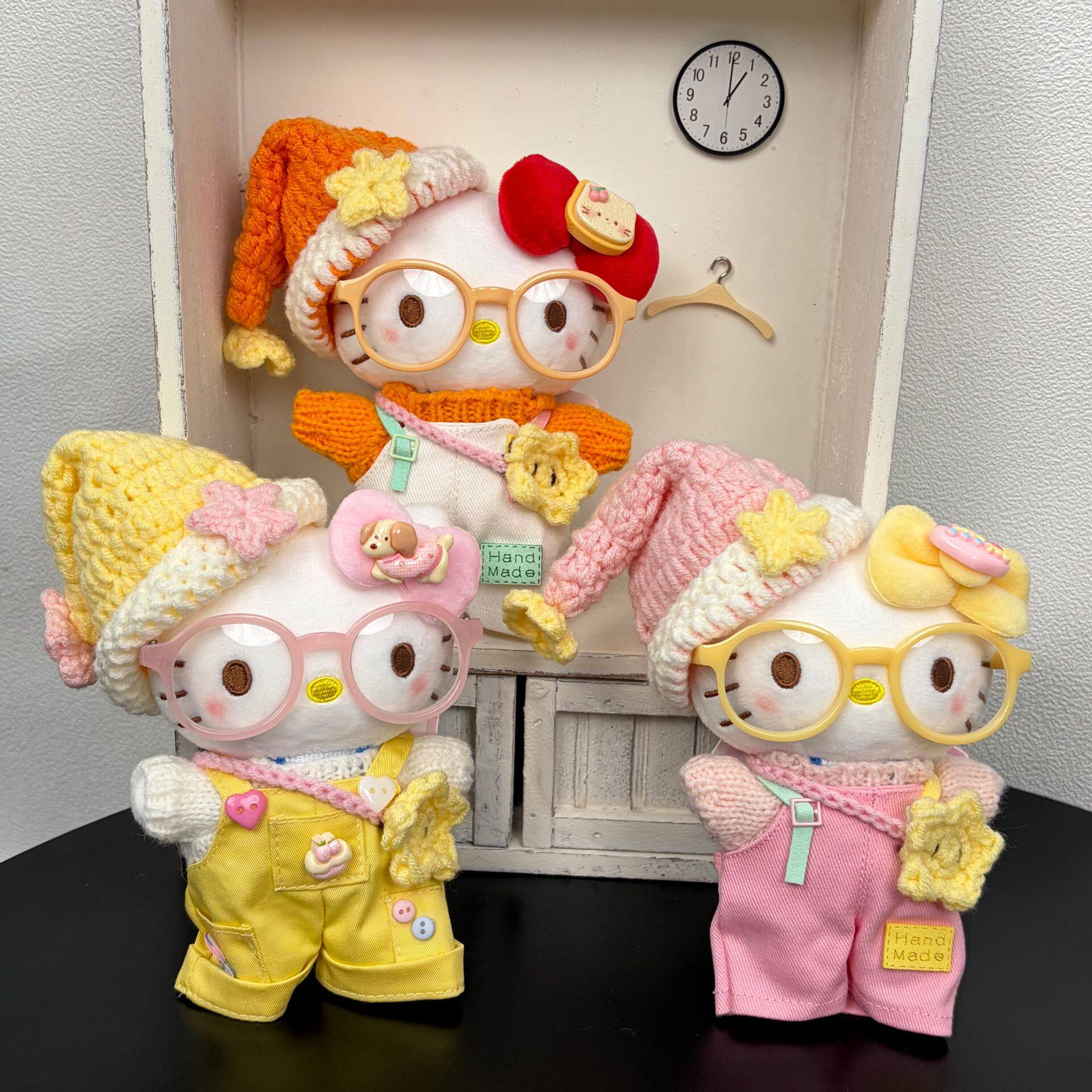 新品正版HelloKitty可爱毛绒挂件秋冬系列包挂钥匙挂送朋友礼物