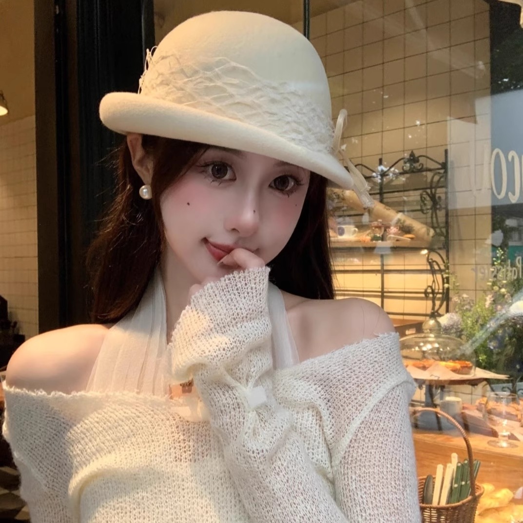 礼帽出游优雅女秋冬卷