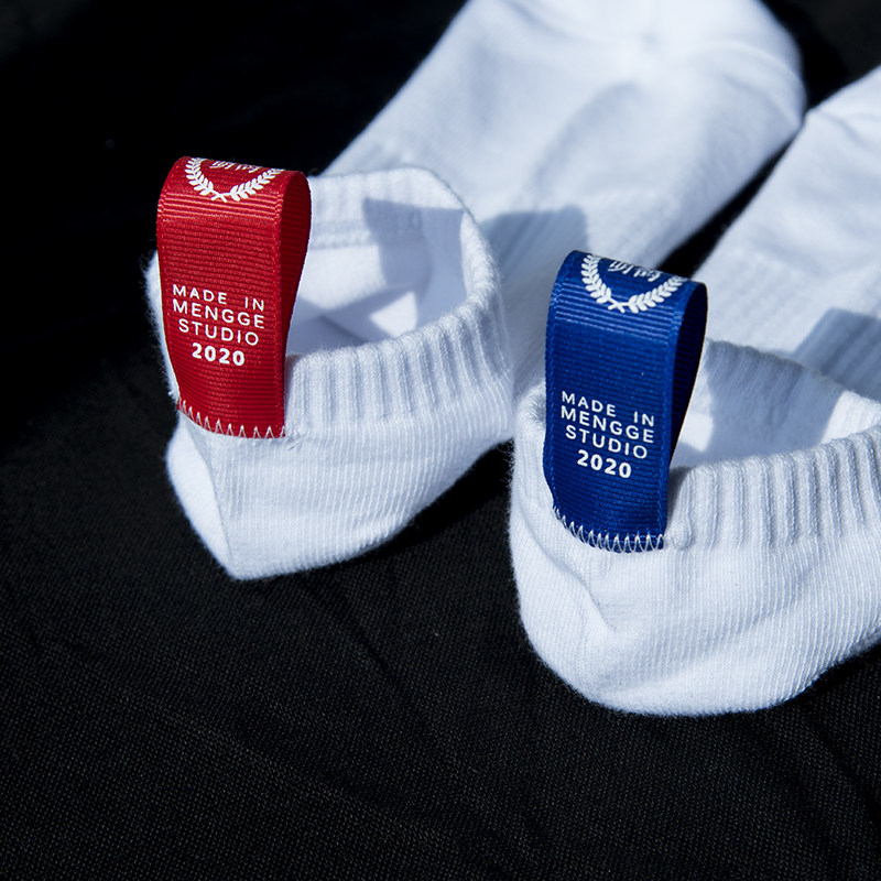 萌鸽吸汗透气小布标纯棉短筒袜