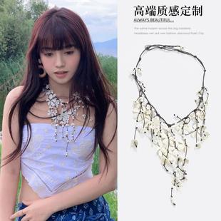 波西米亚风轻奢手工编织项链白色花卉毛衣链复古民族风瀑布锁骨链