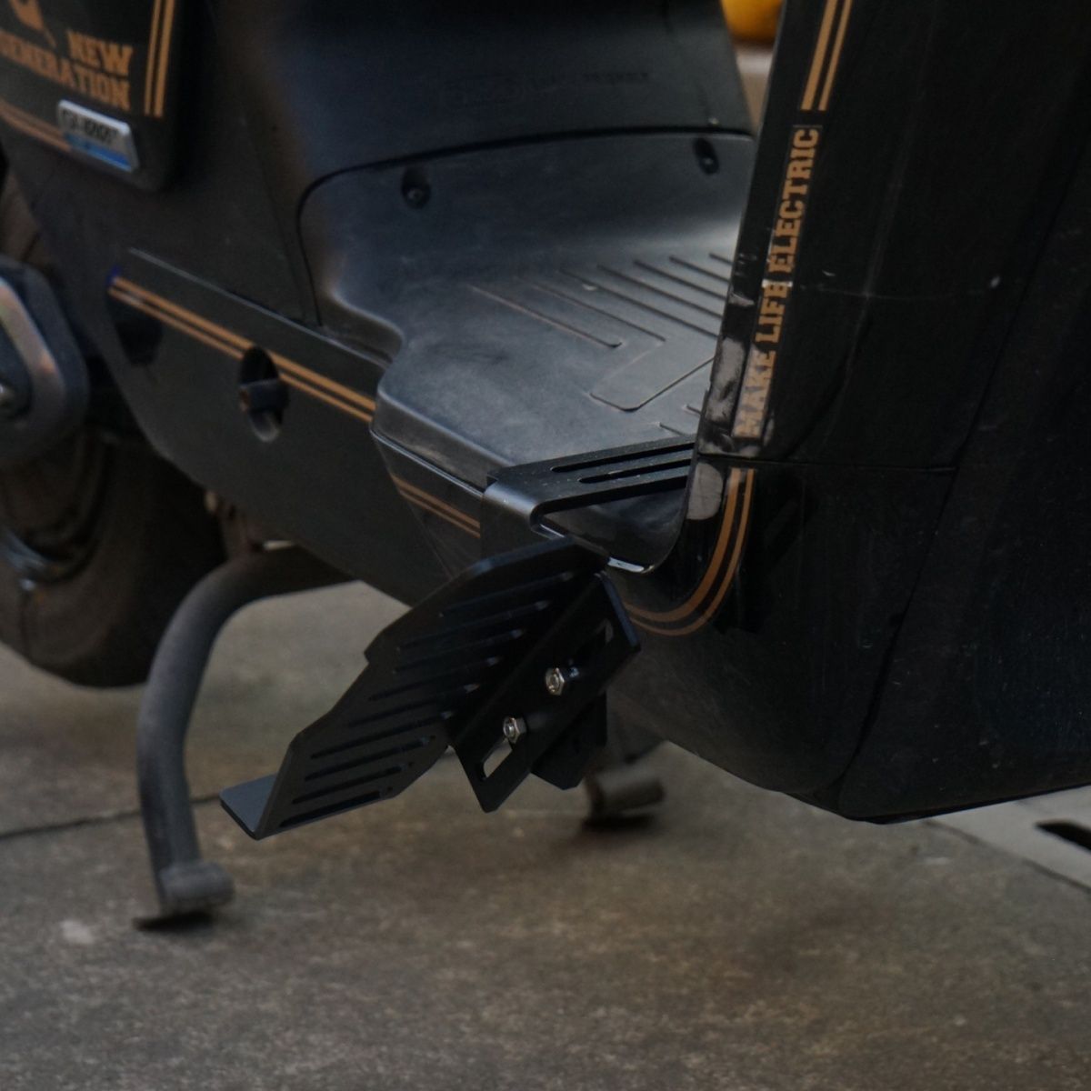 适用适用小牛G400T/NT/NXT前置加厚可调节下沉式脚踏加宽踏板改装