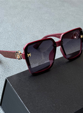 红色女士太阳镜方形墨镜女款高档轻奢H字母太阳眼镜防紫外线黑色