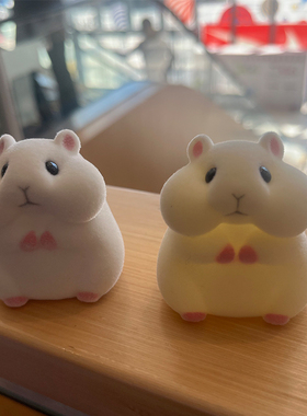 潮玩盲盒吃货小仓鼠植绒公仔可爱儿玩具哈姆太郎老鼠汽车桌面摆件