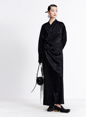 ZHUCHONGYUN2025秋新款黑色斜门襟新中式原创花稿桑蚕丝连衣裙