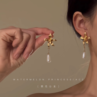 「雨落兰鸾」金色珍珠花朵耳环2025新款爆款高级感轻奢法式耳饰女