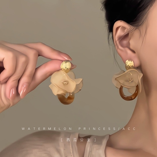 「暮秋」美拉德色花瓣耳环女高级感复古秋冬气质独特百搭咖色耳饰