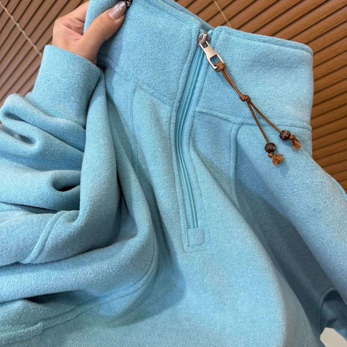 慵懒立领半拉链卫衣女