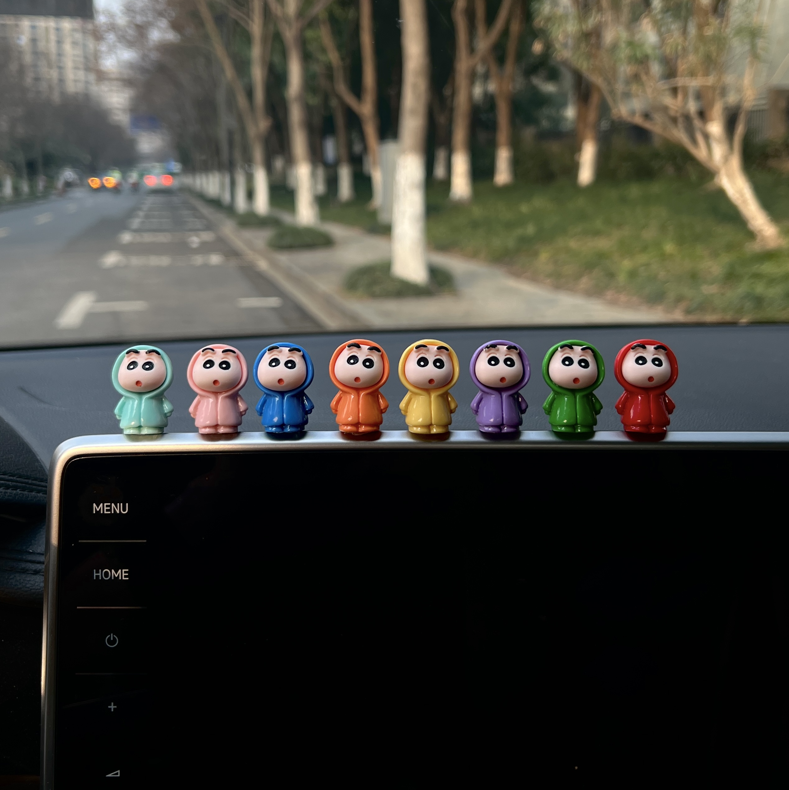 多巴胺雨衣蜡笔小新车内饰品摆件