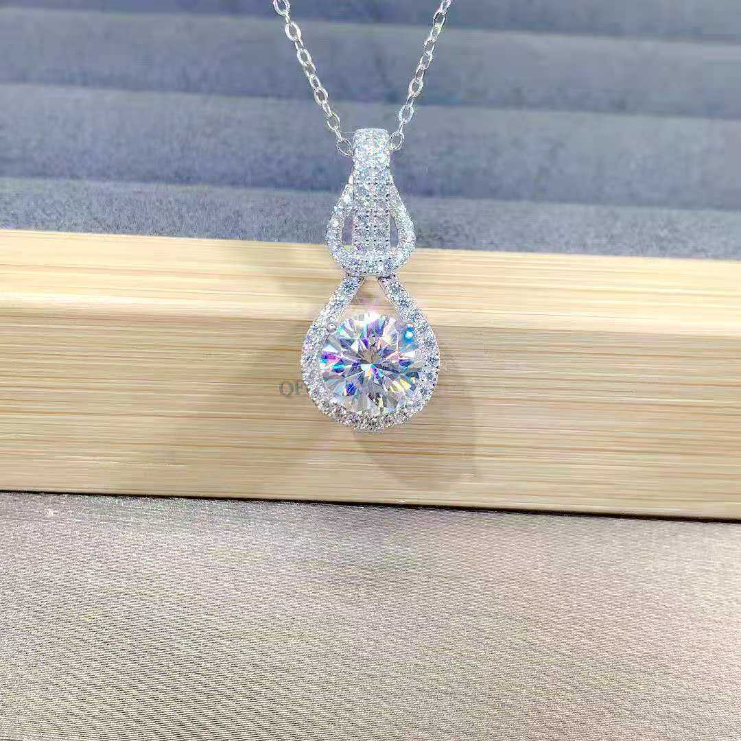 新款时尚1克拉镶嵌锆石琵琶吊坠