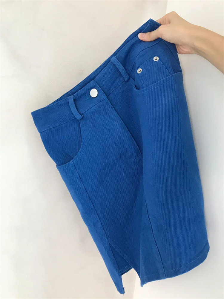 THE SENSE OF LUXURY IS CHIC AND STUNNING THE BEAUTIFUL SWEATSHIRT SET THE FRENCH SWEET FIRST LOVE SERIES THE KLEIN BLUE DRESS THE SPRING AND AUTUMN