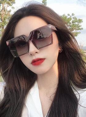 方形大框太阳眼镜2020新款潮女网红款街拍黑色情侣偏光开车太阳眼