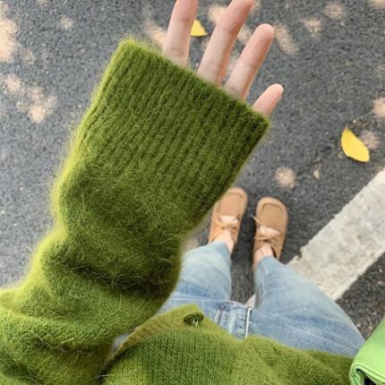 绿色毛衣女2023春秋新款开衫慵懒D复古软糯V领针织外套小个子上衣