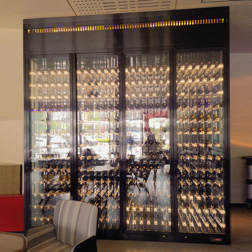 高端会所酒吧意式金属发光亚克力酒架透明酒柜不锈钢恒温红酒柜