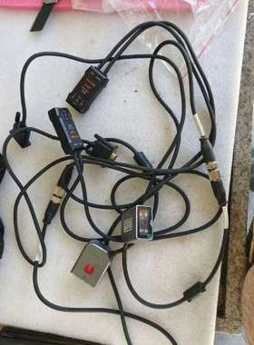 上海视界ICW61L-SRCR工业读码器两套，有公司标签，介