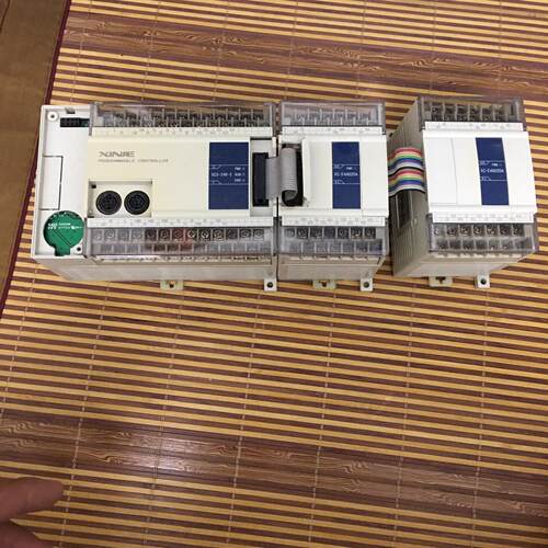 议价XC3-24R-E XC-E4AD2A 信捷PLC可编程控制器 工控扩展模块维修