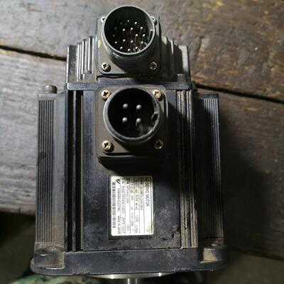 议价SGMD-09A2AB 伺服电机 850瓦 安川工控配件维修