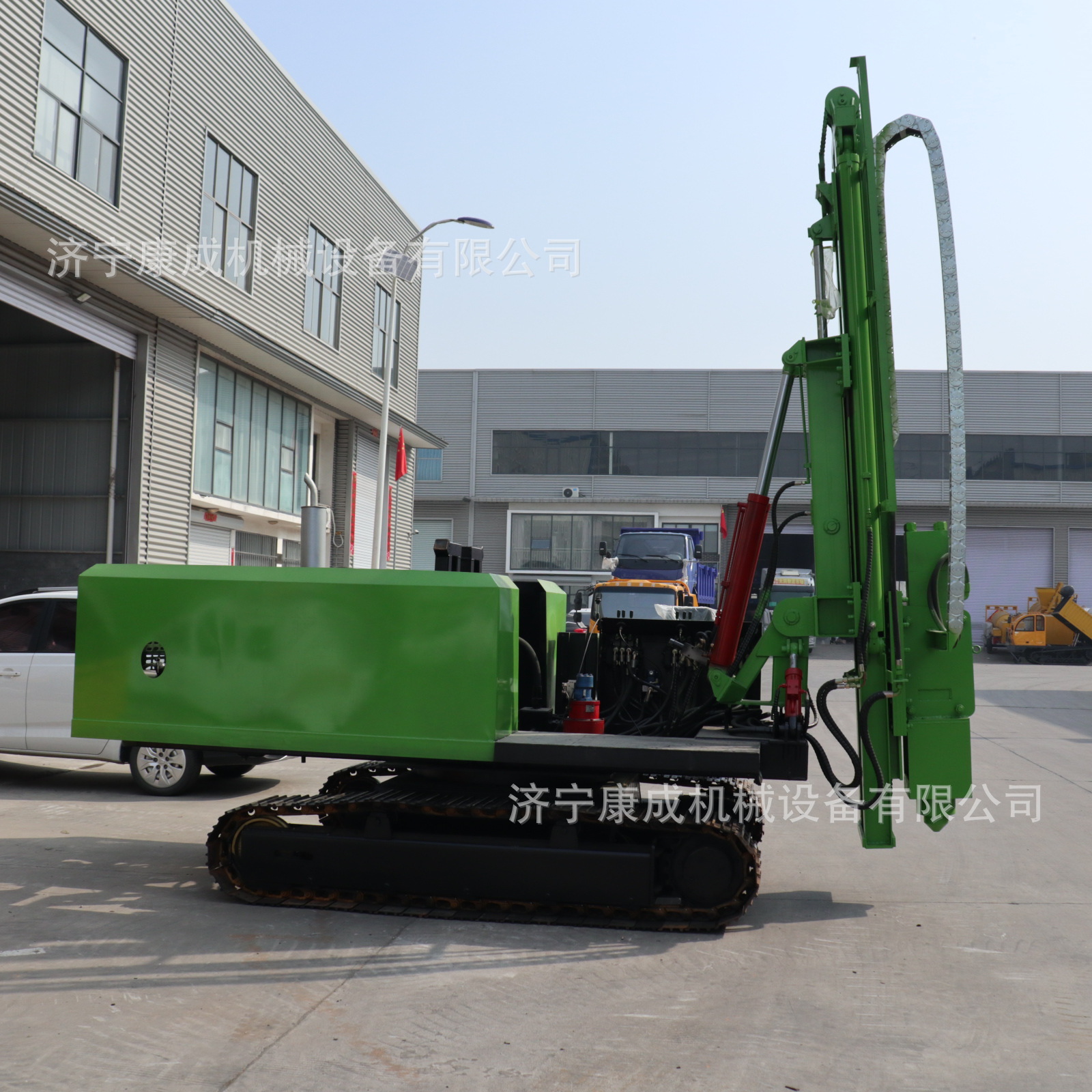 太阳能光伏打桩机山地斜坡地打桩自行走履带式螺旋钻桩机厂家