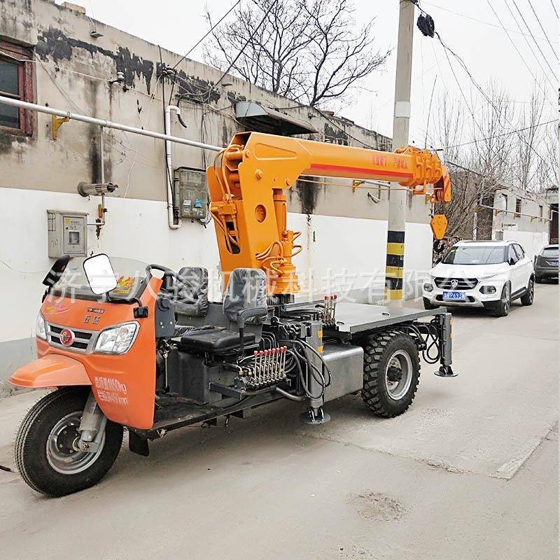山西三轮改装移树背树随车吊河南起重机三马车吊路灯杆吨吊机