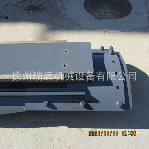 供应G5R215.10Ⅱ.2.23铲刀机体徐工GR213平地配件3809GR2153.1058