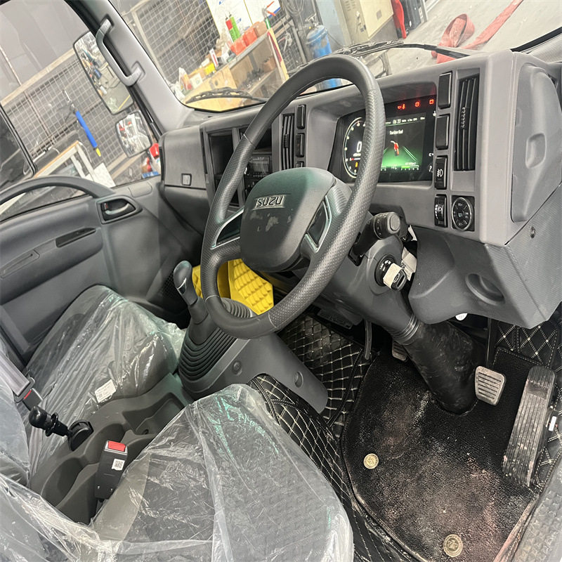 右舵ISUZU厢式货车5吨冷藏运输车五十铃4*2冷链保温车工厂直销