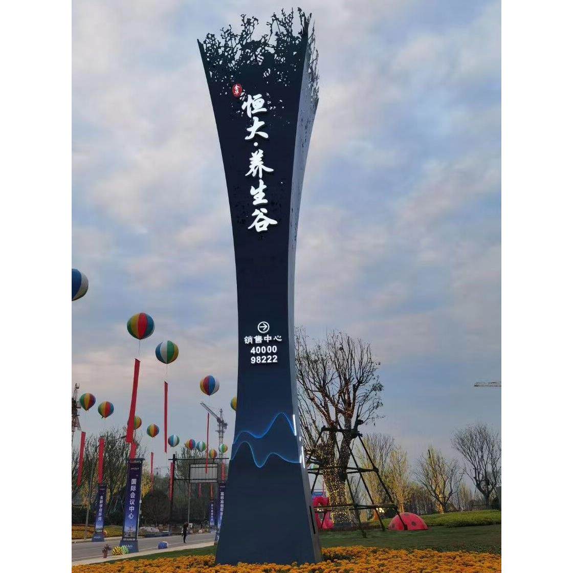 大型不锈钢雕塑定制金属鹿水景月亮镜子鲸鱼喷雾几何熊景观装饰品