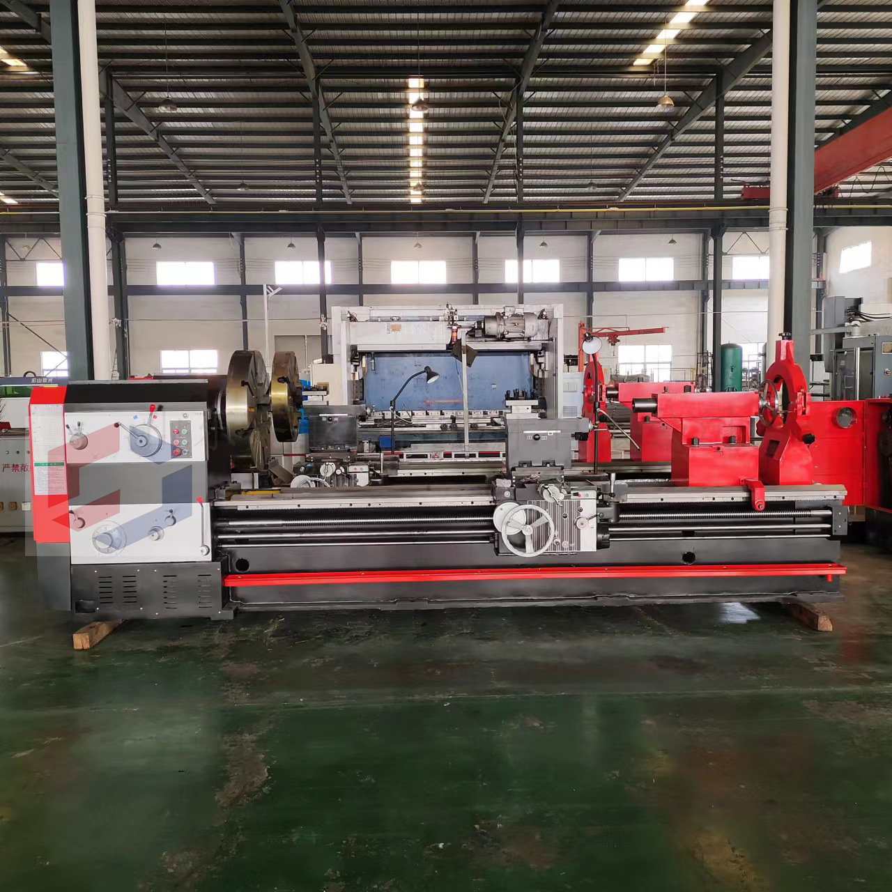 山东齐重 整体床身稳定性好大型普通卧式车床CW6180*3000普通车床