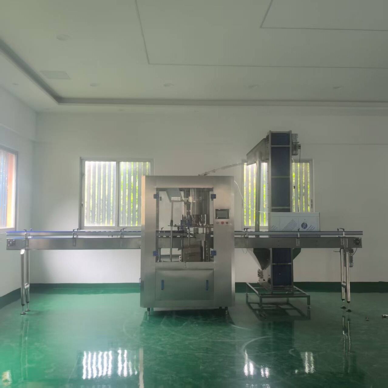 全自动锁盖机转盘式啤酒原浆易拉盖封口机扭断式铝制防盗盖锁口机
