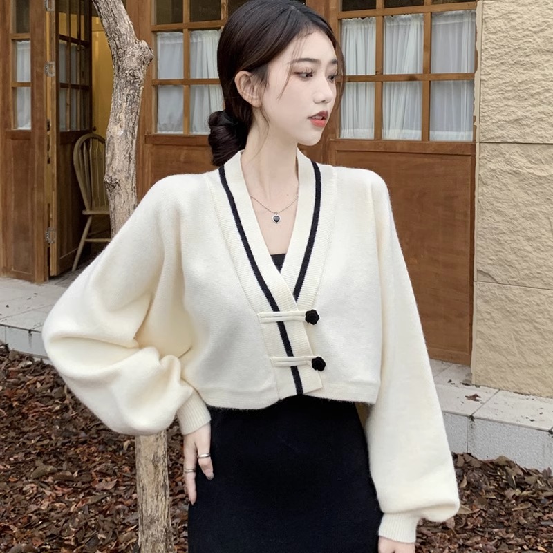 新中式国风盘f扣撞色V领毛衣外套女秋冬复古宽松短款针织开衫上衣