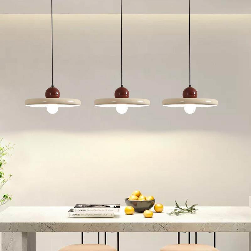 北欧简约饭厅飞碟吊灯三头餐桌灯带光源铁艺灯具