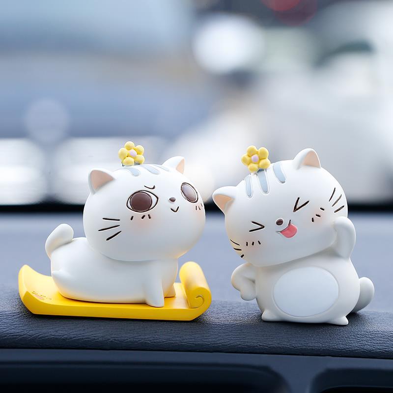 汽车招财猫创意个性车内装饰品车载可爱公仔汽车上中控台摆件用品