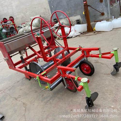 四轮悬挂式红薯起垄覆膜机多功能起垄施肥覆膜滴灌一体机