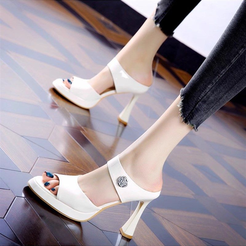2025年夏季新款气质外穿粗跟一字凉拖鞋女百搭职业漆皮露趾高跟鞋,女鞋,一字拖,淘宝优惠券,粉丝福利购,淘宝优惠卷