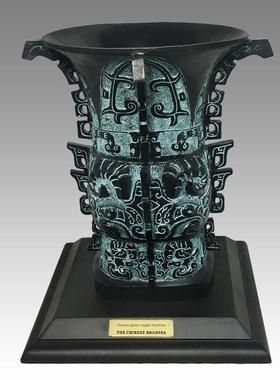 青铜摆件何尊纯铜招财博古架古玩古董新中式客厅办公室彷古青铜器