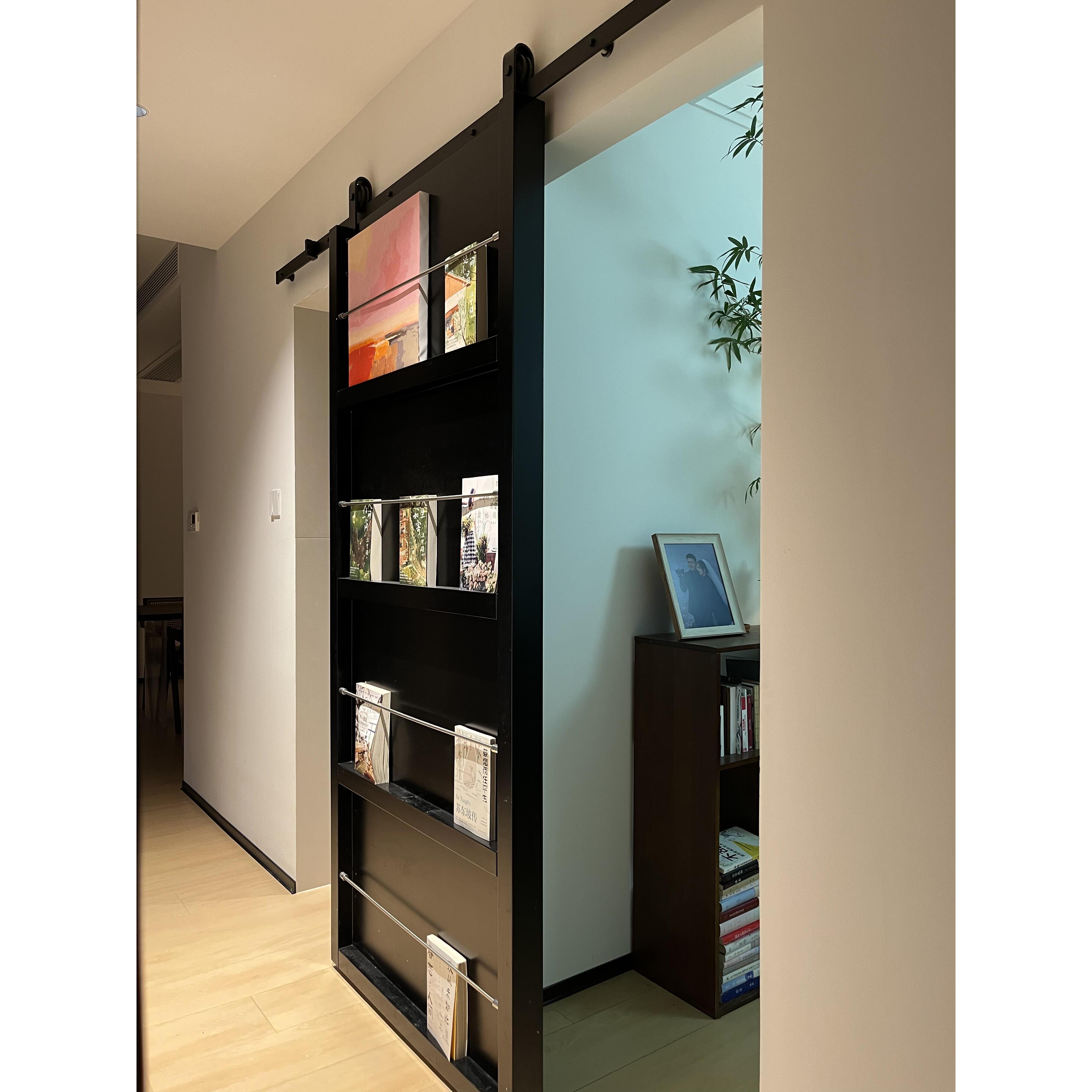 黑色书架谷仓门隐形门书房遮挡间卧室平移门厨房吊轨门推拉门